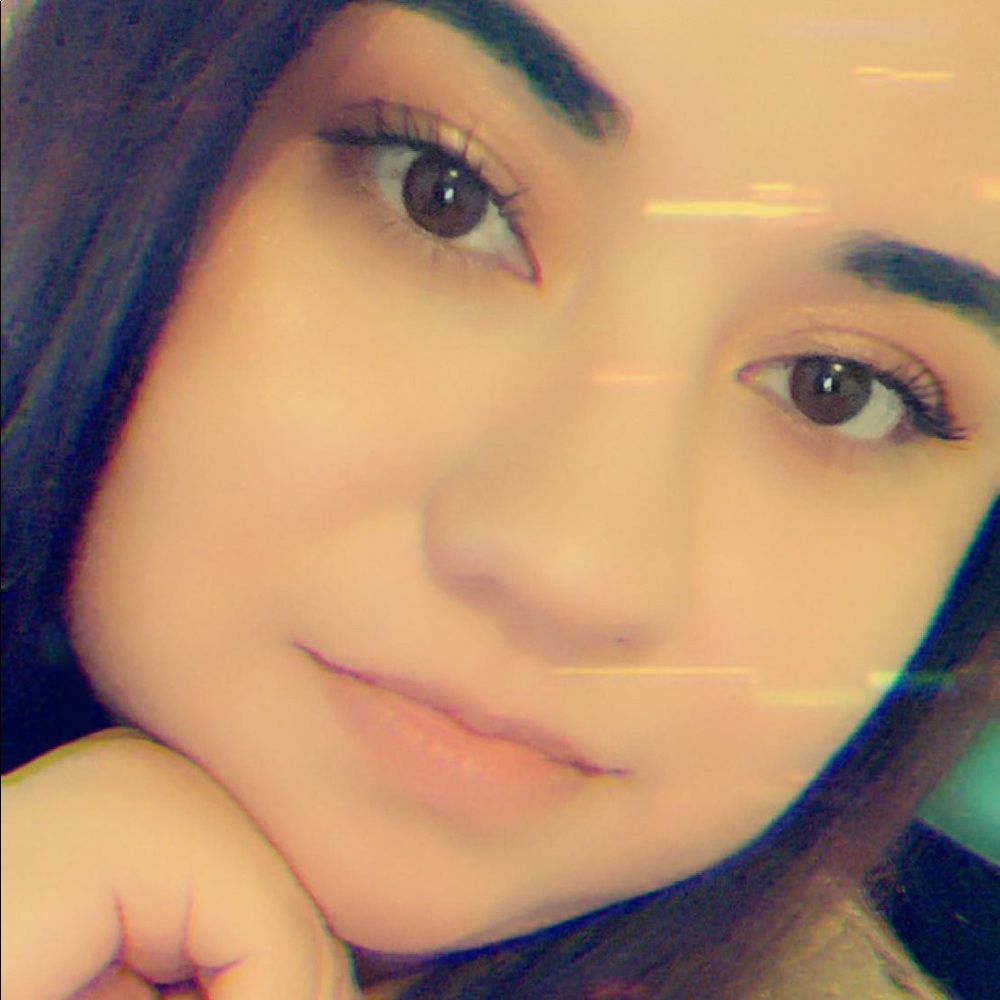 Meet your Posher, Alondra